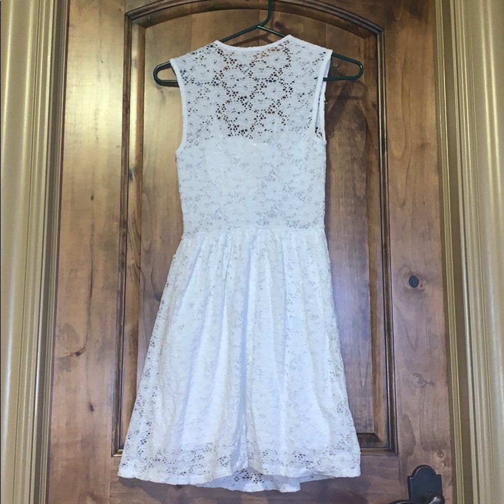 Cupped lace dress - Picture 4 of 7